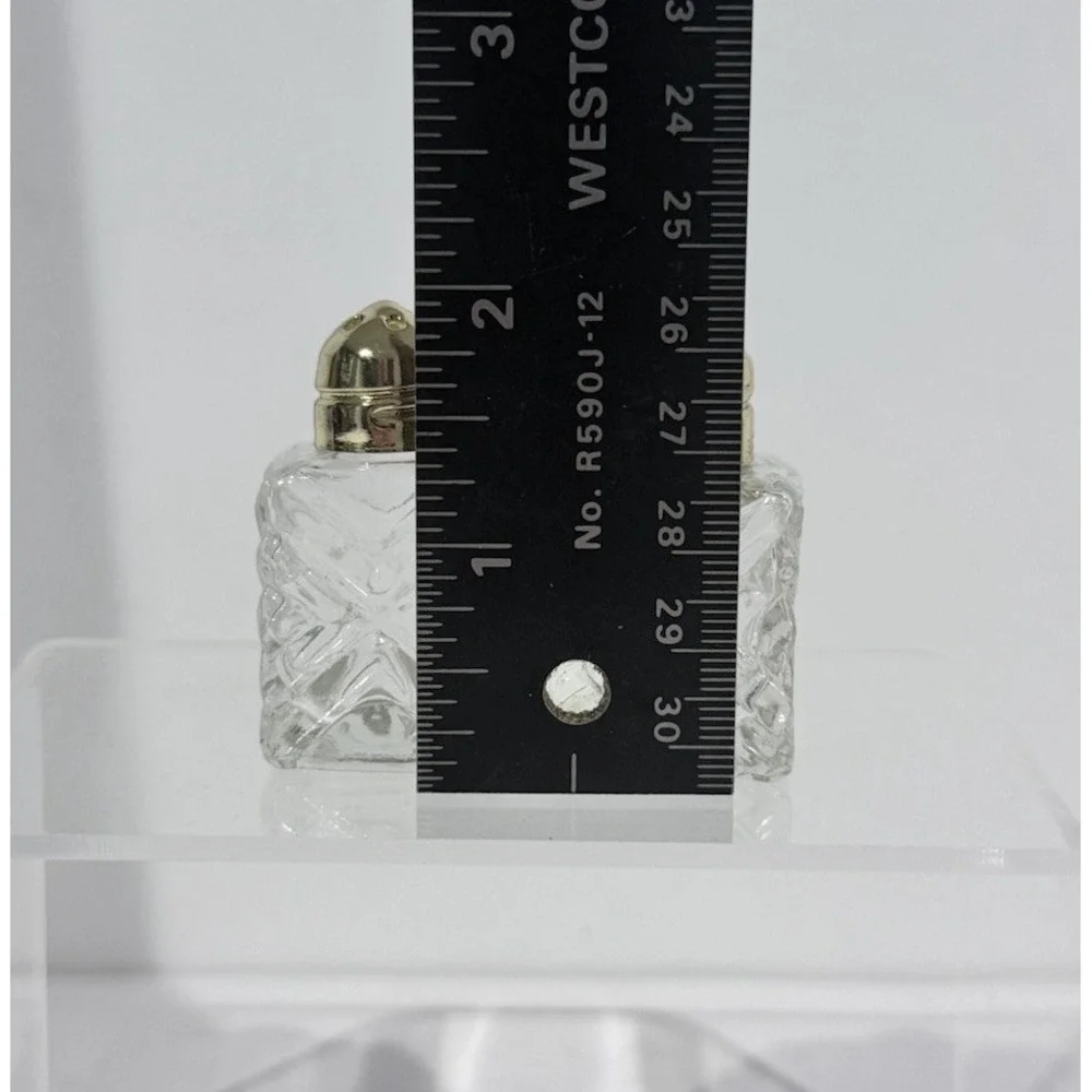 Salt & Pepper Shaker Set Clear Cut Glass W Gold Tone‎ Lid Small